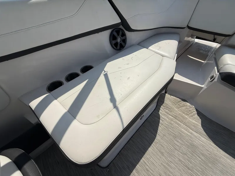 Slide: The Image of Regal 22 FasDeck 2017 - 58