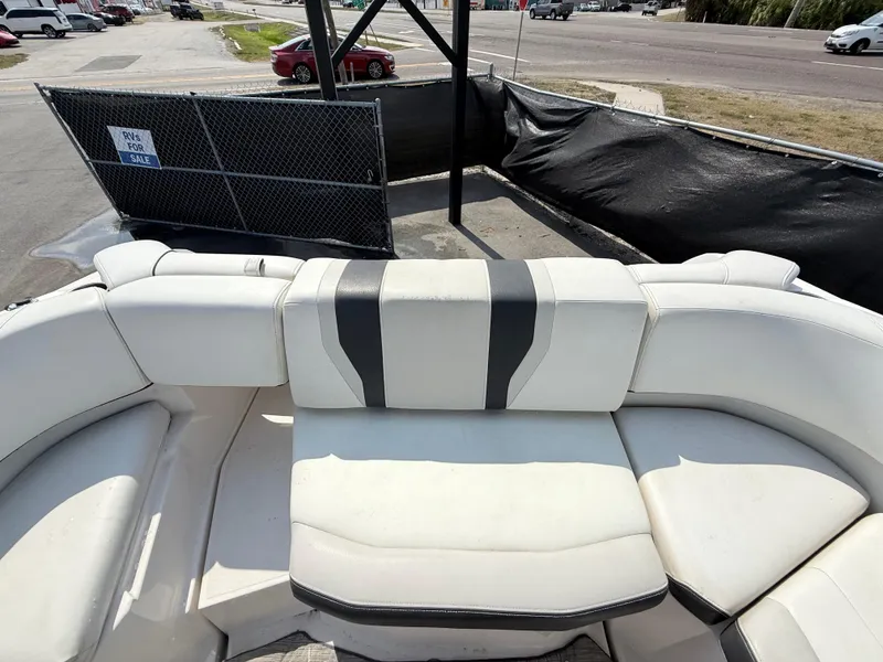 Slide: The Image of Regal 22 FasDeck 2017 - 69