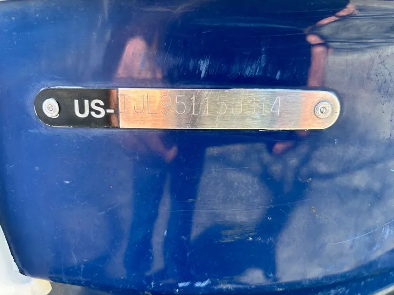 Slide: The Image of Larson LX 185S I/0 2014 - 15