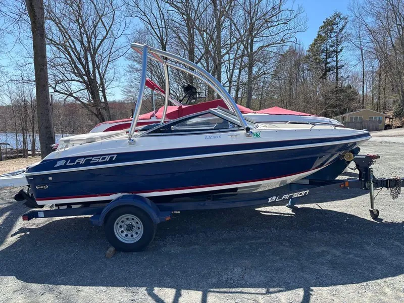 Slide: The Image of Larson LX 185S I/0 2014 - 2