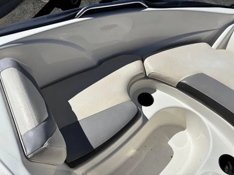 Slide: The Image of Larson LX 185S I/0 2014 - 23