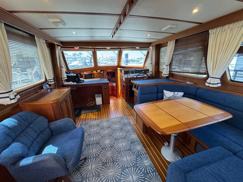 Slide: The Image of 22 2005 Sabreline 47 Salon Looking Forward - 20