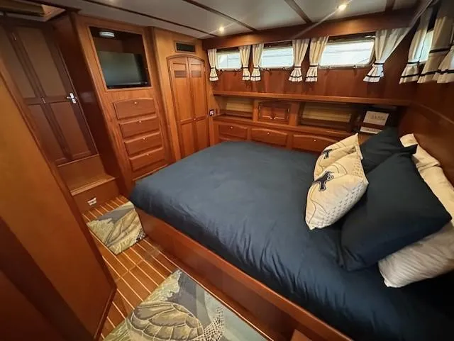 Slide: The Image of Sabre 47 Motor Yacht 2005 - 22