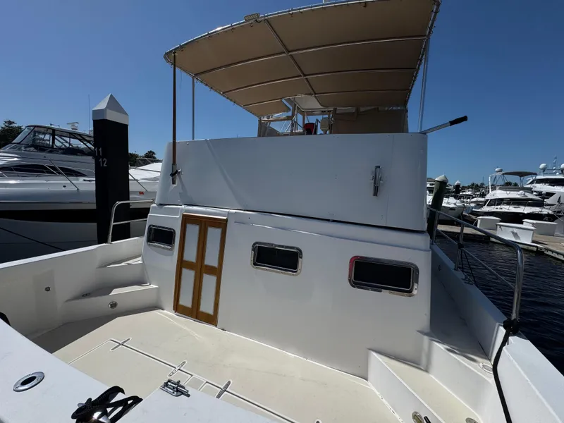 Slide: The Image of 4 2005 Sabreline 47 Aft - 3