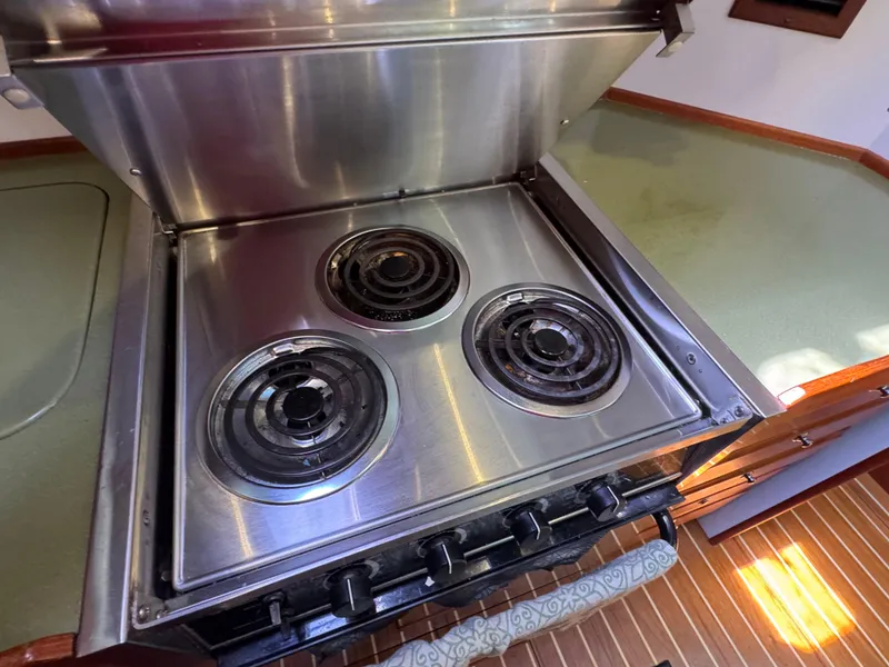 Slide: The Image of 34 2005 Sabreline 47 Galley Down Forward Stovetop - 32