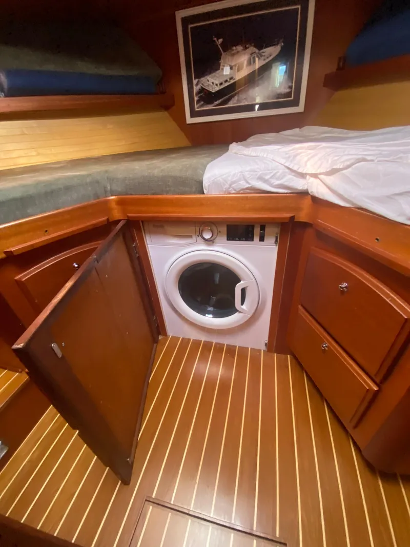 Slide: The Image of Sabre 47 Motor Yacht 2005 - 34