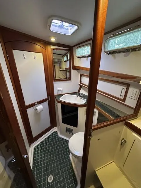 Slide: The Image of Sabre 47 Motor Yacht 2005 - 36