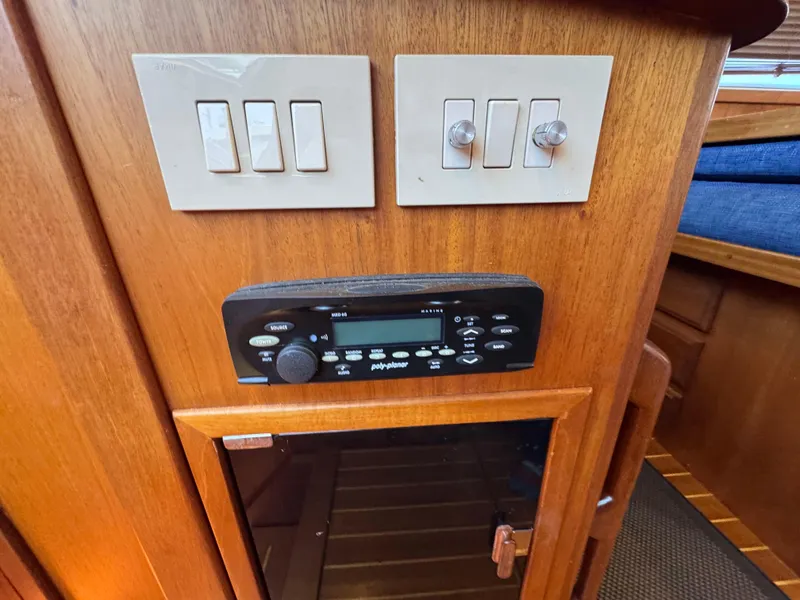 Slide: The Image of 40 2005 Sabreline 47 Control Panel 2 - 39