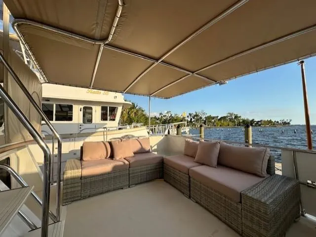 Slide: The Image of Sabre 47 Motor Yacht 2005 - 4