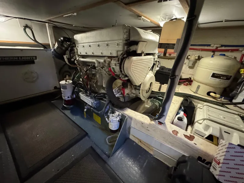 Slide: The Image of 47 2005 Sabreline 47 Engine Room - 46