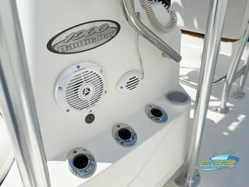 Slide: The Image of NauticStar 1900 Nautic Bay 2004 - 19