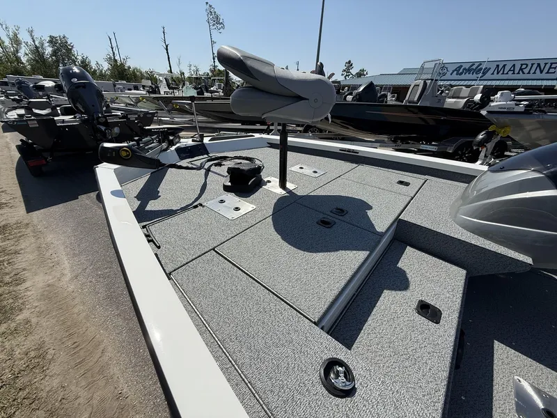 Slide: The Image of G3 Sportsman 1710 PFX 2025 - 8