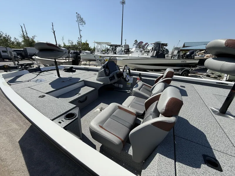 Slide: The Image of G3 Sportsman 1710 PFX 2025 - 5