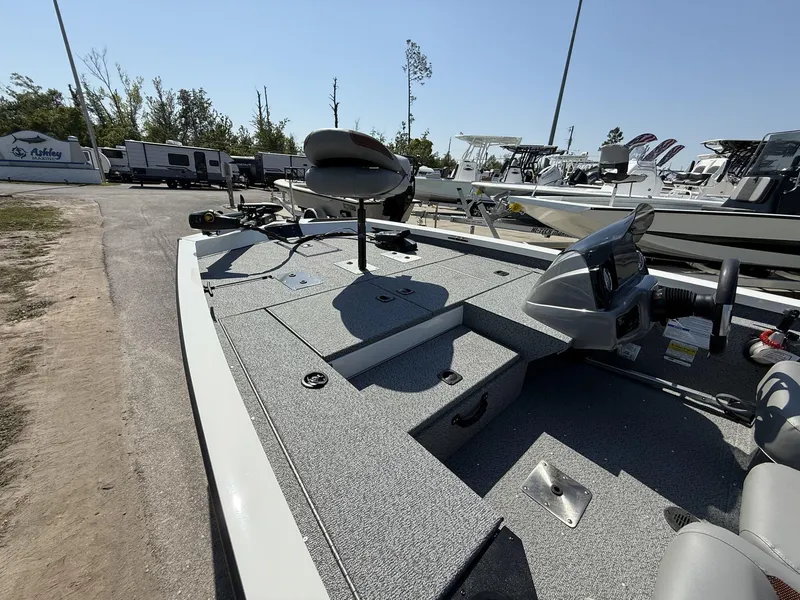 Slide: The Image of G3 Sportsman 1710 PFX 2025 - 6