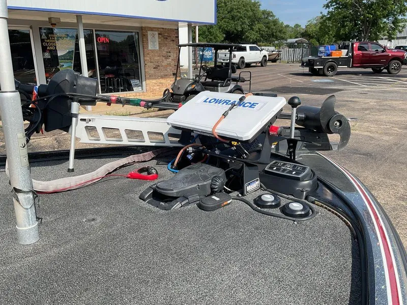 Slide: The Image of 2015 Nitro Z9 DC Z-PRO boat with Lowrance equipment in a parking lot. - 21