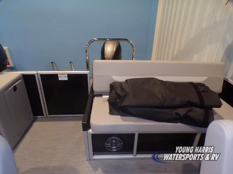 Slide: The Image of Godfrey EX2286SFLX 2025 - 11