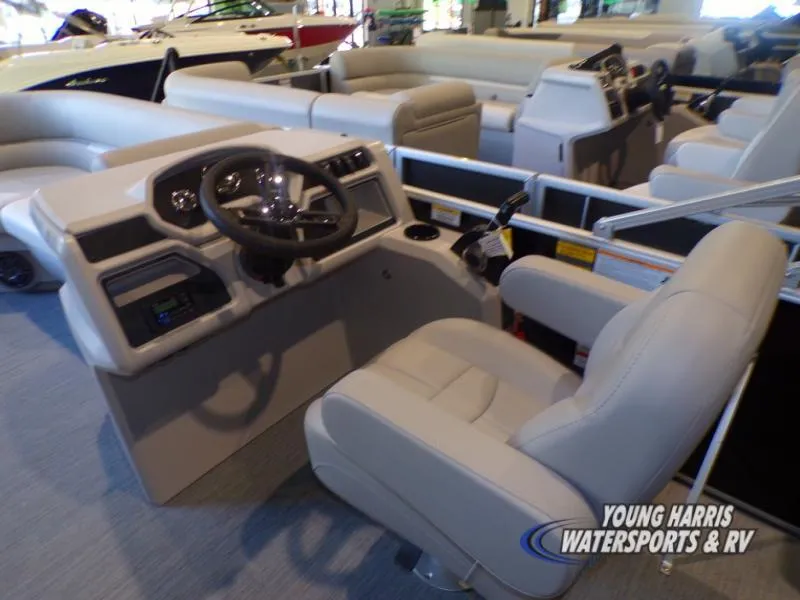 Slide: The Image of Godfrey EX2286SFLX 2025 - 12