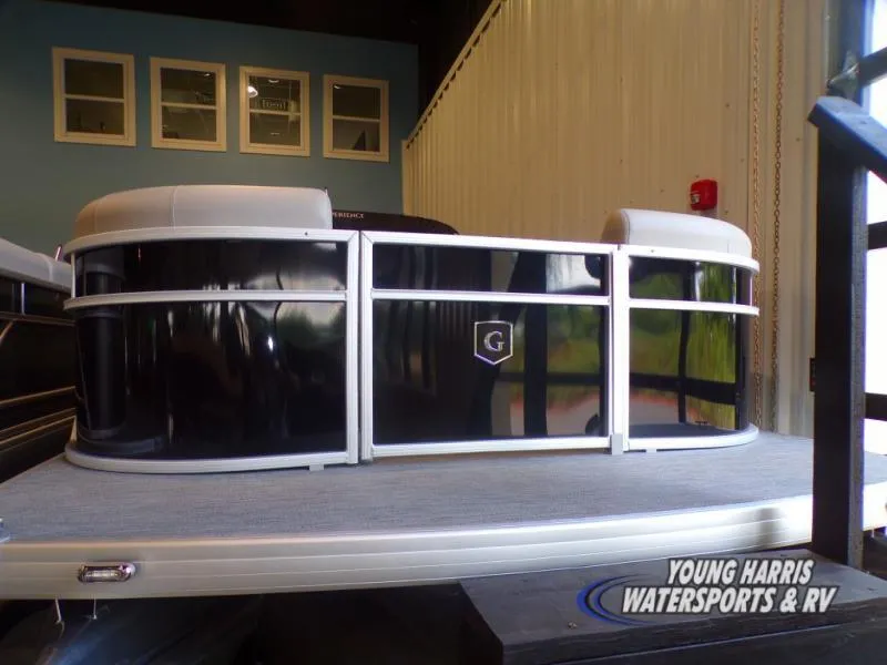 Slide: The Image of Godfrey EX2286SFLX 2025 - 16