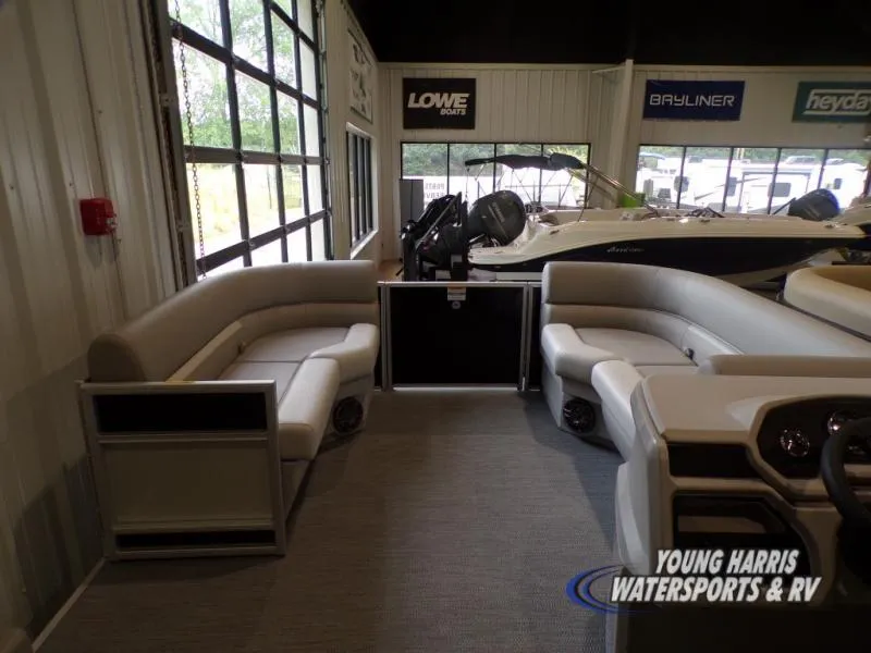 Slide: The Image of Godfrey EX2286SFLX 2025 - 3