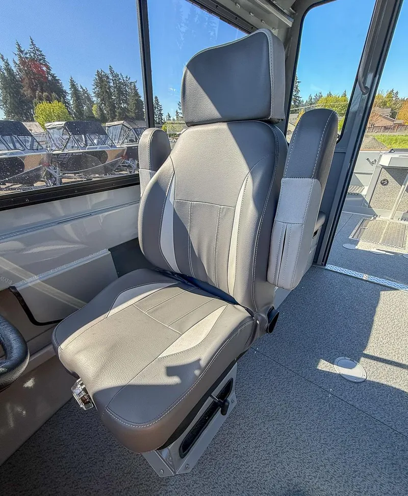 Slide: The Image of Hewescraft 210 Sea Runner Hard Top 2026 - 11