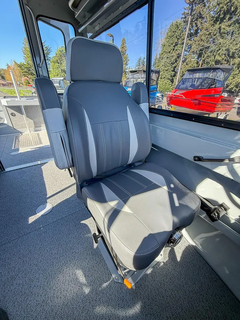 Slide: The Image of Hewescraft 210 Sea Runner Hard Top 2026 - 12