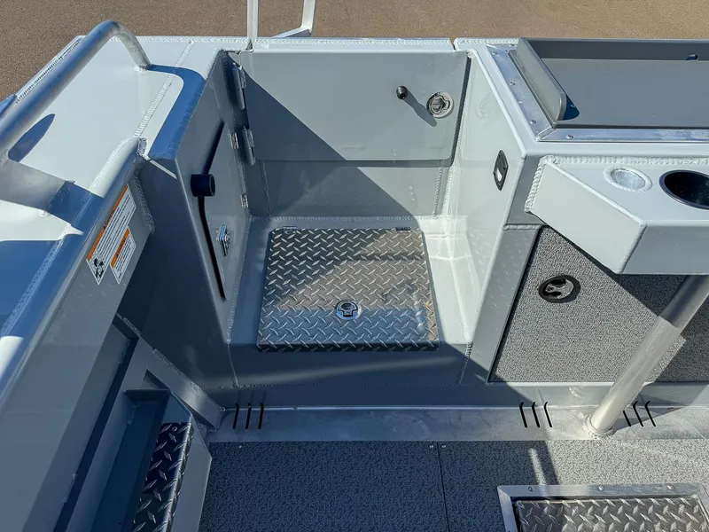 Slide: The Image of Hewescraft 210 Sea Runner Hard Top 2026 - 19