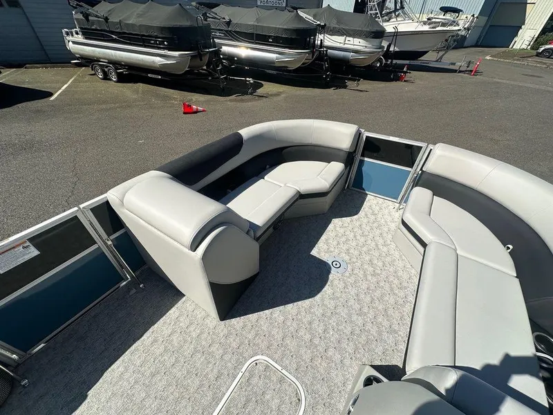 Slide: The Image of South Bay 224UL LE Entertainment 2.75 2025 - 11