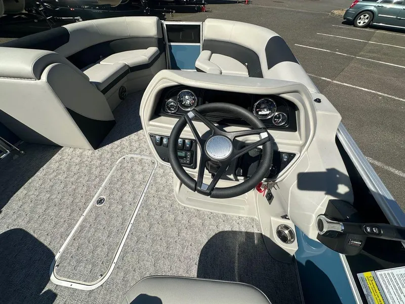 Slide: The Image of South Bay 224UL LE Entertainment 2.75 2025 - 14