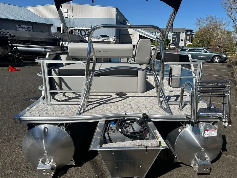 Slide: The Image of South Bay 224UL LE Entertainment 2.75 2025 - 5