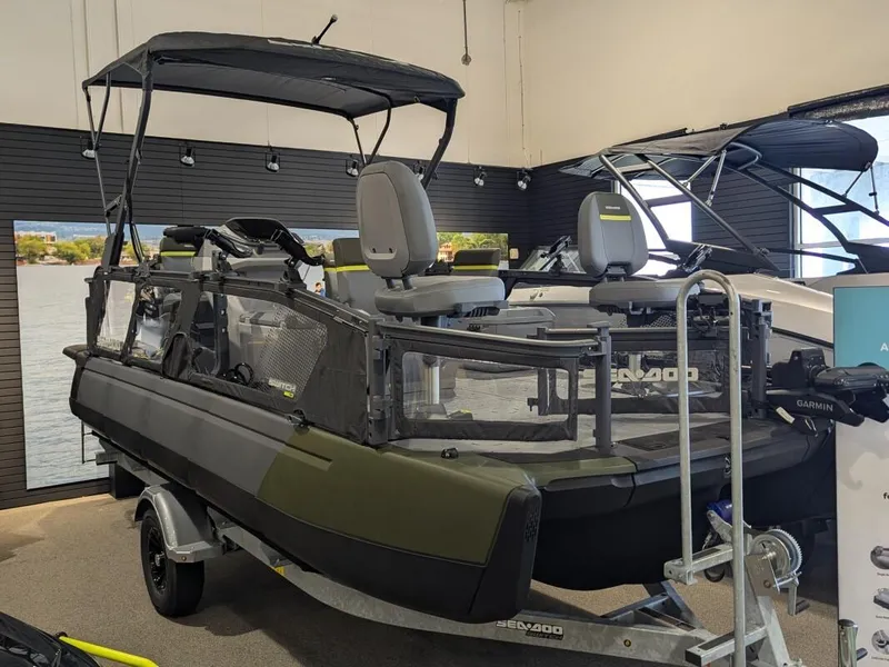 The Image of Sea-Doo Switch Fish 21 2025 - 1