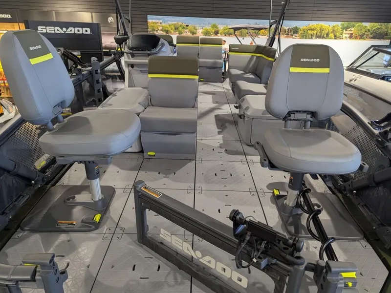 Slide: The Image of Sea-Doo Switch Fish 21 2025 - 11