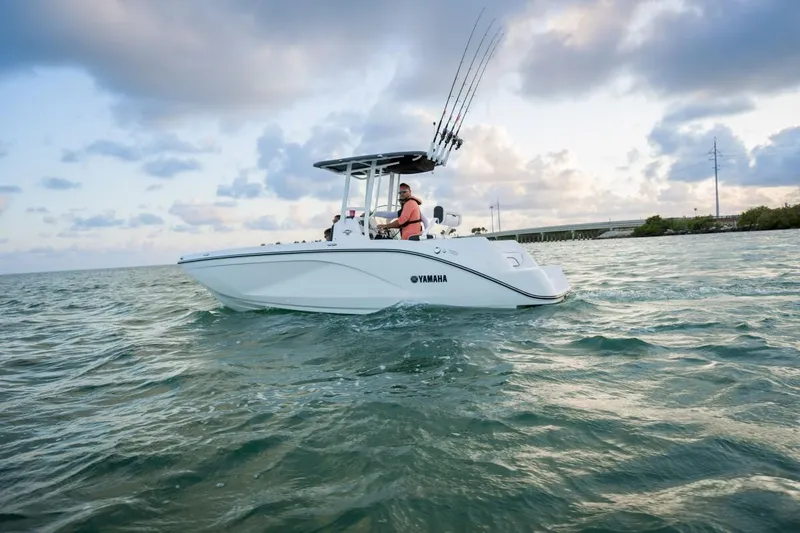 Slide: The Image of Yamaha 220 FSH Sport 2025 - 21