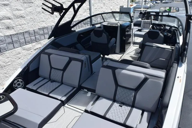 Slide: The Image of Yamaha 255XD 2025 - 4