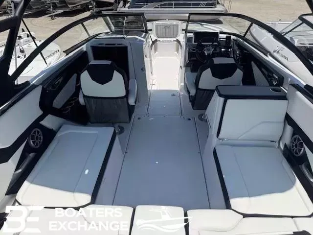 Slide: The Image of Yamaha 252SE 2025 - 3