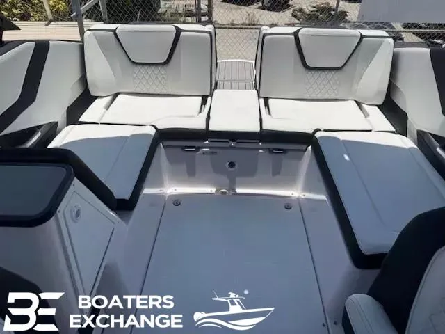 Slide: The Image of Yamaha 252SE 2025 - 4