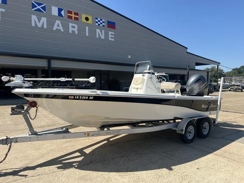 Slide: The Image of NauticStar 215 XTS 2017 - 3