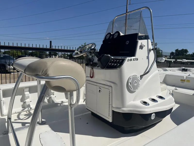 Slide: The Image of NauticStar 215 XTS 2017 - 8