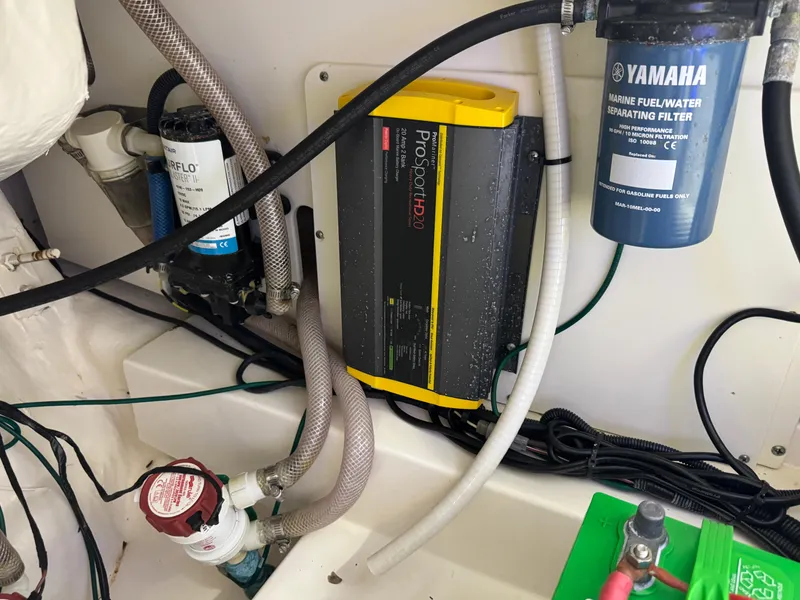 Slide: The Image of Robalo 246 Cayman 2023 - 105