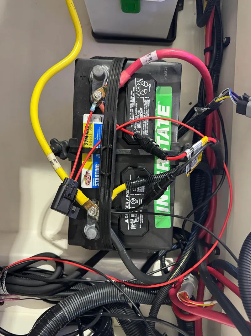 Slide: The Image of Robalo 246 Cayman 2023 - 108