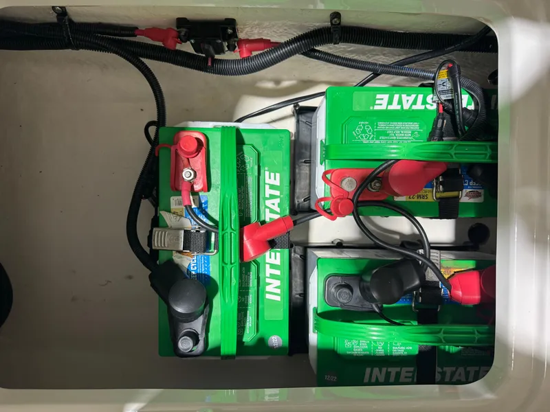 Slide: The Image of Robalo 246 Cayman 2023 - 109