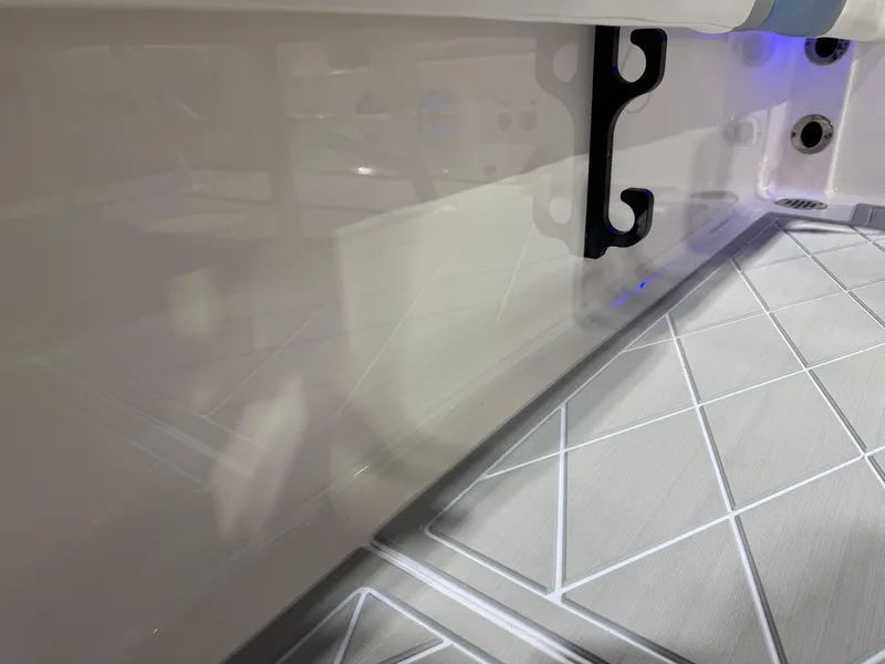 Slide: The Image of Robalo 246 Cayman 2023 - 114