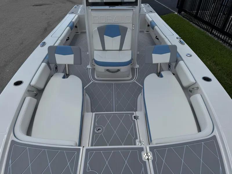 Slide: The Image of Robalo 246 Cayman 2023 - 121