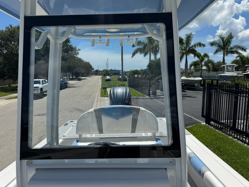 Slide: The Image of Robalo 246 Cayman 2023 - 123