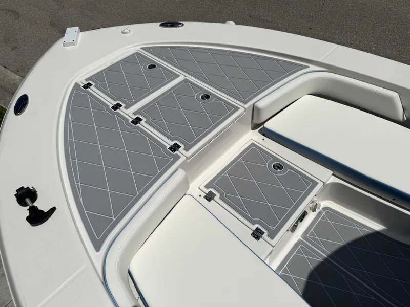 Slide: The Image of Robalo 246 Cayman 2023 - 129