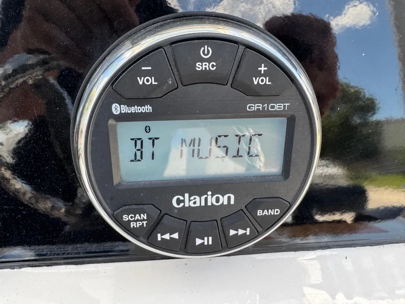 Slide: The Image of Robalo 246 Cayman 2023 - 133