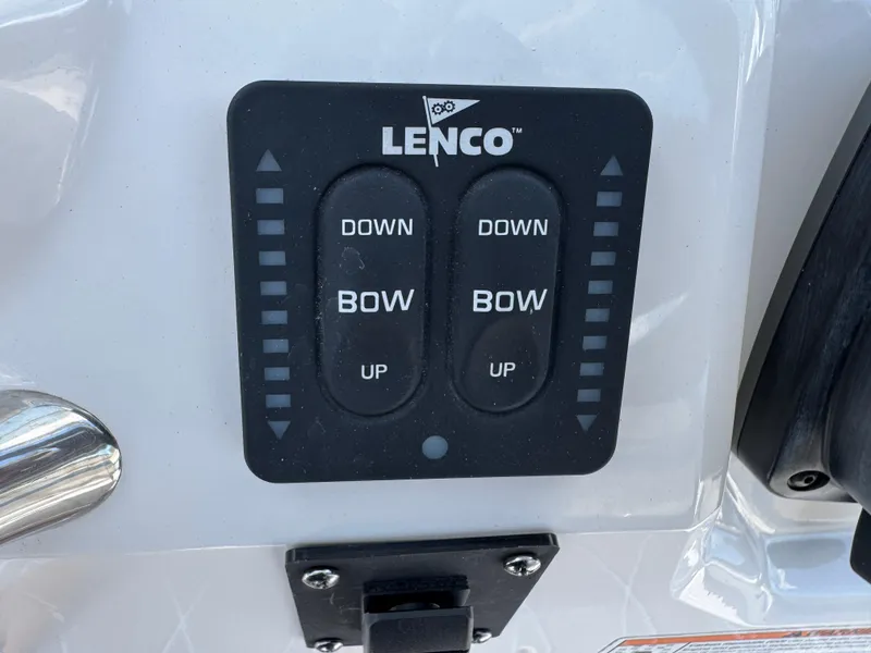 Slide: The Image of Robalo 246 Cayman 2023 - 138