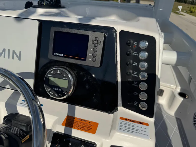 Slide: The Image of Robalo 246 Cayman 2023 - 53
