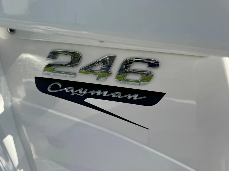 Slide: The Image of Robalo 246 Cayman 2023 - 66