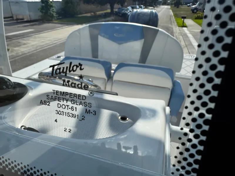 Slide: The Image of Robalo 246 Cayman 2023 - 87