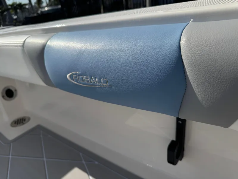 Slide: The Image of Robalo 246 Cayman 2023 - 89